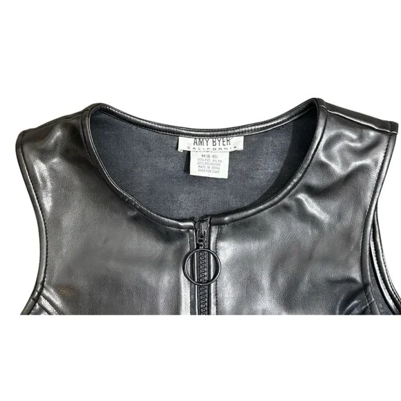 Vintage Amy Byer Women Faux Leather Vest Cropped Zip Gothic Black Medium (8/10) - Picture 4 of 4